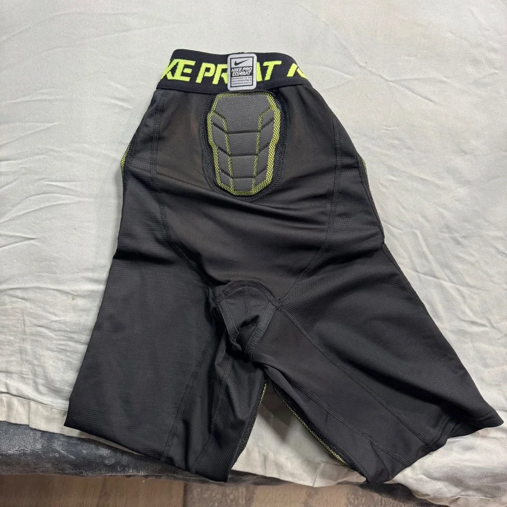 Nike Pro Combat Hyperstrong 3.0 Hard Plate Shorts Mens L Padded Black Volt